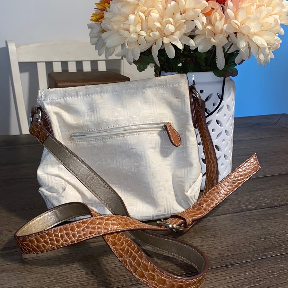 Liz Claiborne leather strap crossbody purse